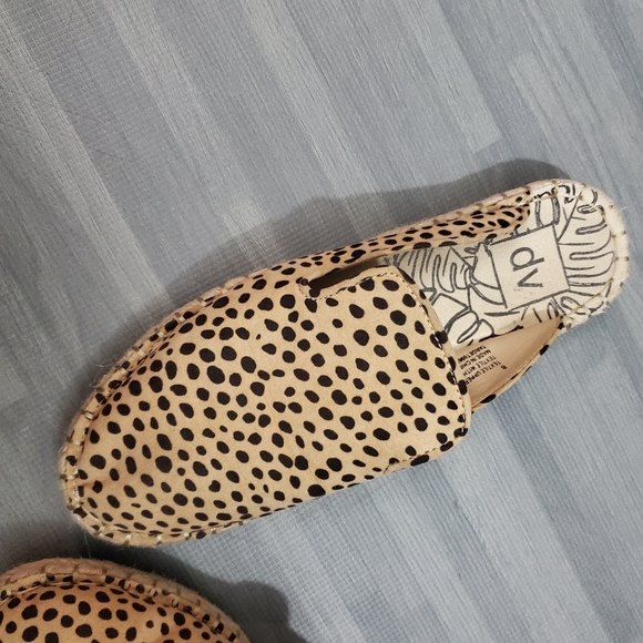 DV Leopard Spot Slip On Espadrilles Size 8 Tan/Blk - Picture 7 of 8